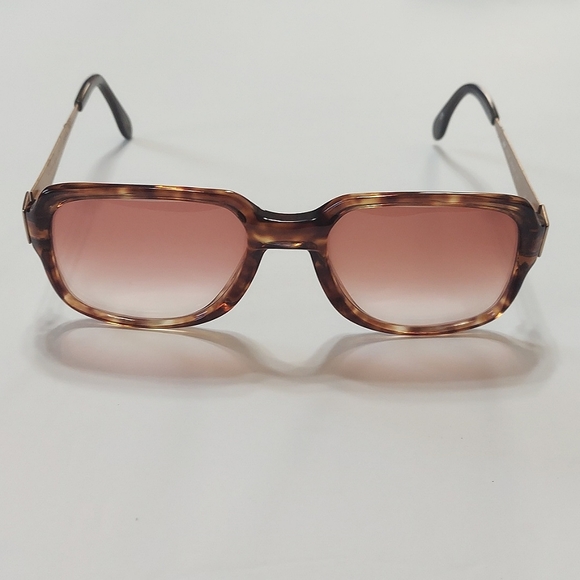 Metzler Accessories - Metzler NWOT Ladies Tortoise Square Frame Gold Sides With Blush Lens Sunglasses